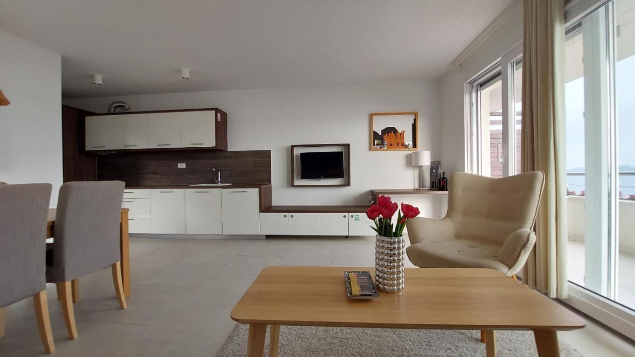 Villa Jolara-Luxury Apartment A8 미미체 외부 사진