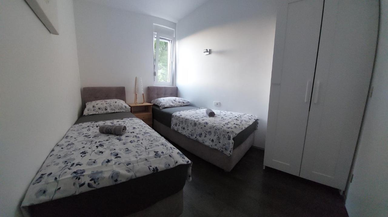 Villa Jolara-Luxury Apartment A8 미미체 외부 사진